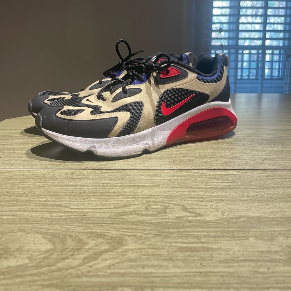Nike Air Max 200 Men’s Sneaker